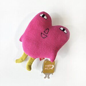 NWT Donna Wilson Lovey Heart Knitted Lambswool Stuffed Animal Plush - Retired